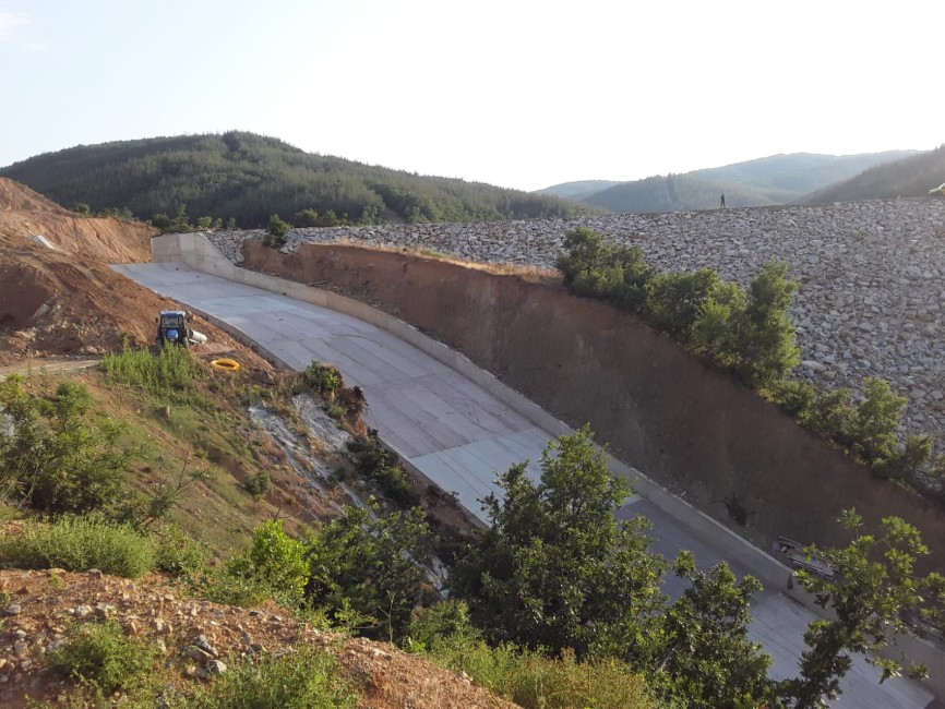 Orhaneli Karıncalı Göleti Dolusavak Ve Gövde İnşaatı