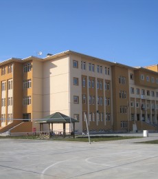 Adana Yüreğir Vocational High School For Girls With 16 Classroms<br><br>